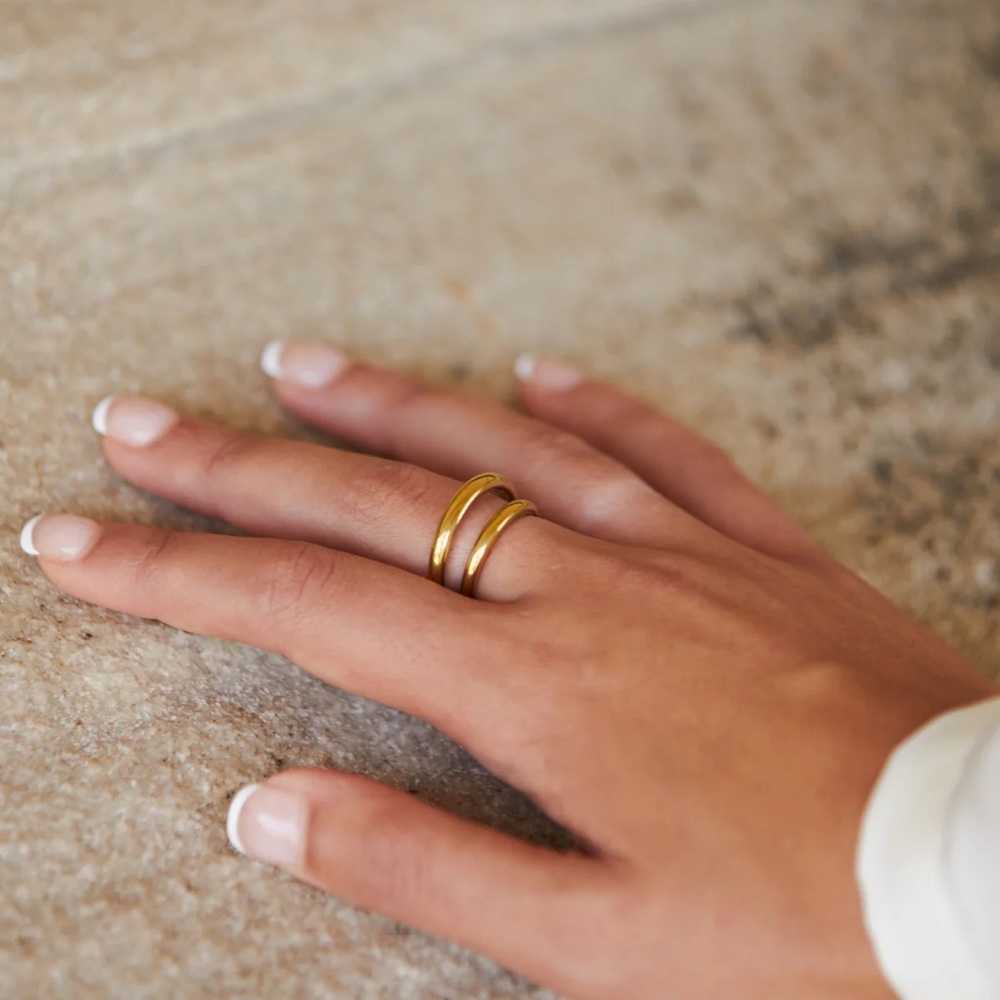 Atolea Double Dare Ring - Size 8, 18k Gold Triple Plated, & New w/ Dust Bag - Picture 3 of 4